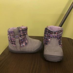 Stride rite boots size 4